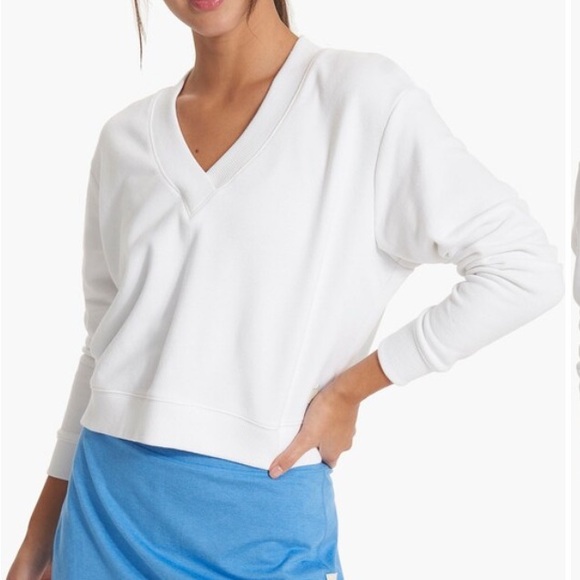 Vuori Sweaters - Vuori Sedona White V-Neck Pullover Sweatshirt. NWT